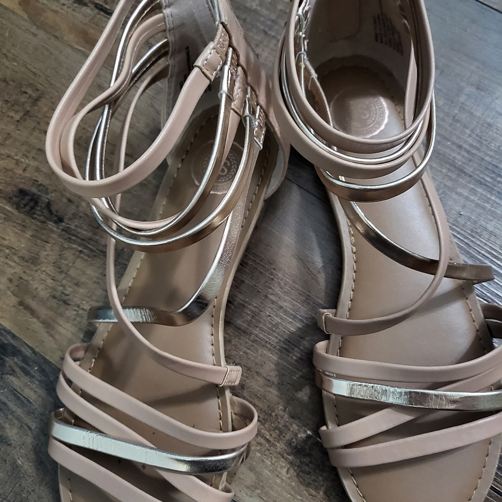 Sandals - Picture 5 of 5